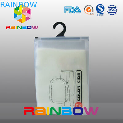 Frosted পিভিসি প্লাস্টিকের পাইচ কিডস কাপড় জন্য Ziplock সঙ্গে ঝুলন্ত প্যাকেজিং প্যাকেজিং