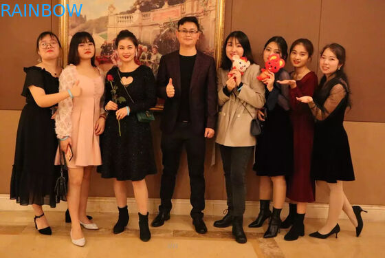 বিশেষ আকারের মুদ্রণ লোগো খাদ্য গ্রেড জুস মিল্ক জেলি লিকুইড স্ট্যান্ড আপ বোতল আকার শেচিট