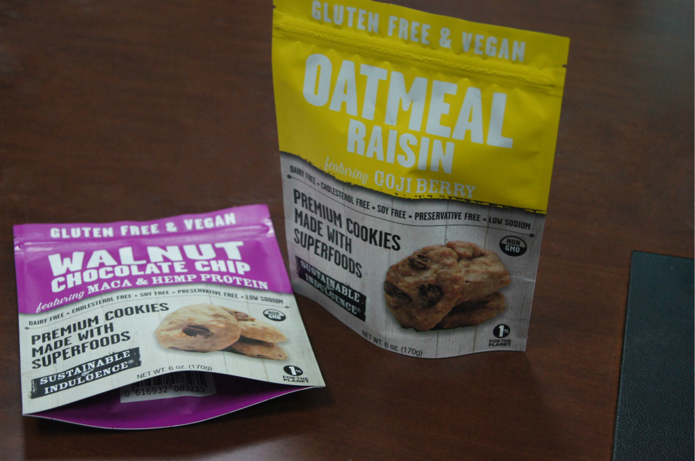 কাস্টম ডিজাইনে জিপলক দিয়ে ফুড গ্রেড প্লাস্টিকের স্ন্যাক প্যাকেজিং ডোয়প্যাক