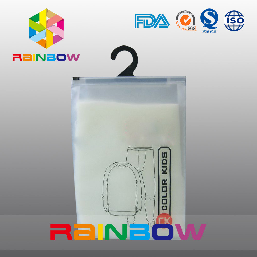 Frosted পিভিসি প্লাস্টিকের পাইচ কিডস কাপড় জন্য Ziplock সঙ্গে ঝুলন্ত প্যাকেজিং প্যাকেজিং