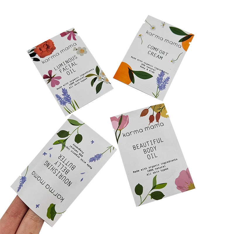 স্ট্যান্ড আপ ডিজাইন এবং ম্যাট ফিনিস সহ বাদামী রঙের পোষা প্রাণীর খাবারের থলি