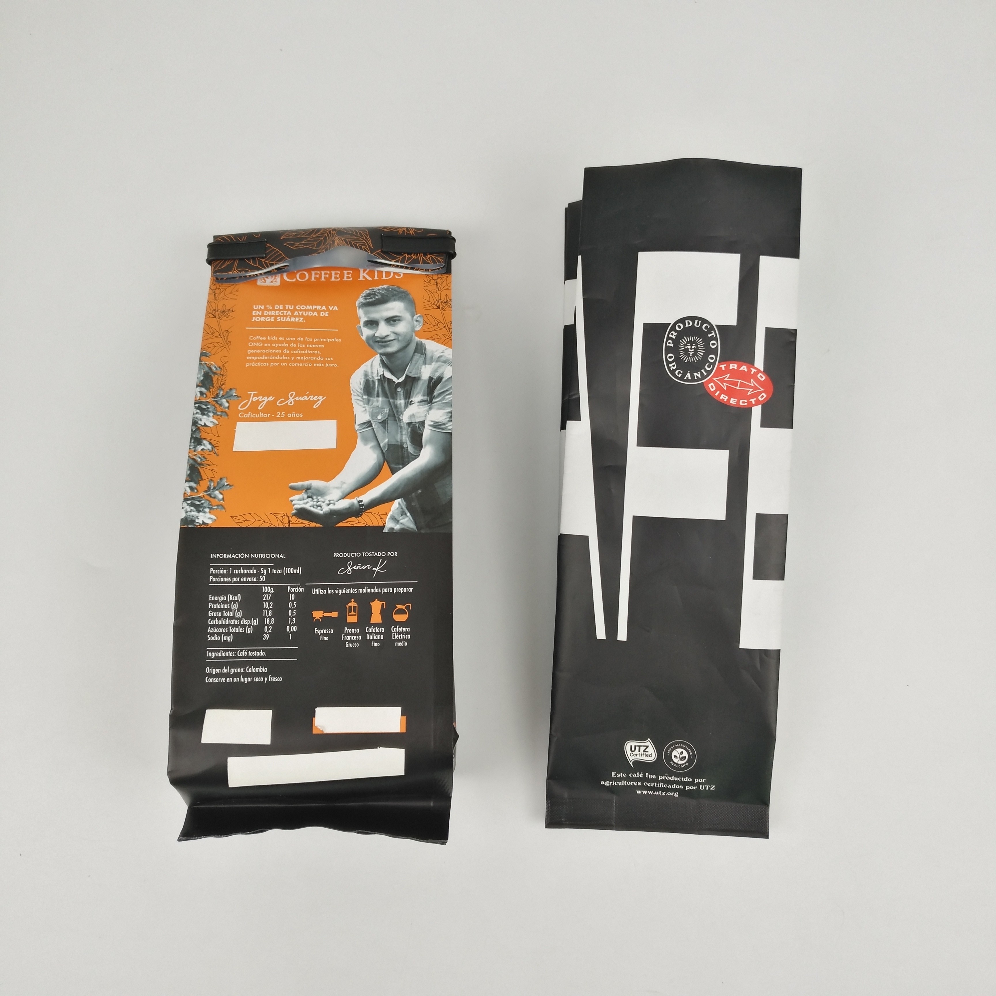 200mic CMYK ফ্ল্যাট বটম প্যাকিং ব্যাগ SGS 12C PE সাইড গুসেট জিপার ব্যাগ