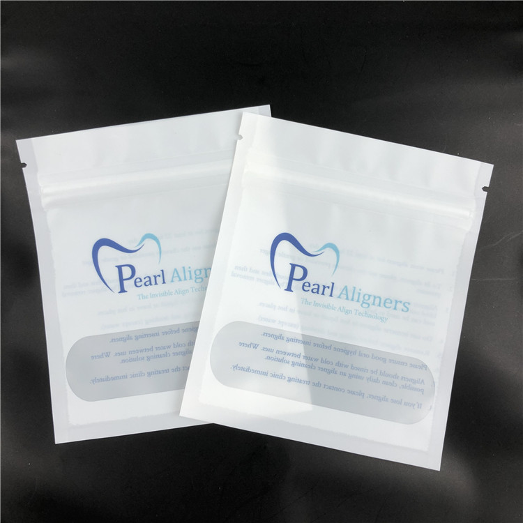 ডেন্টাল ব্রেসেস পার্ল অ্যালাইনার্স মাইলার জিপার ব্যাগ ক্রাফট ভিএমপিইটি এর মাধ্যমে দেখুন